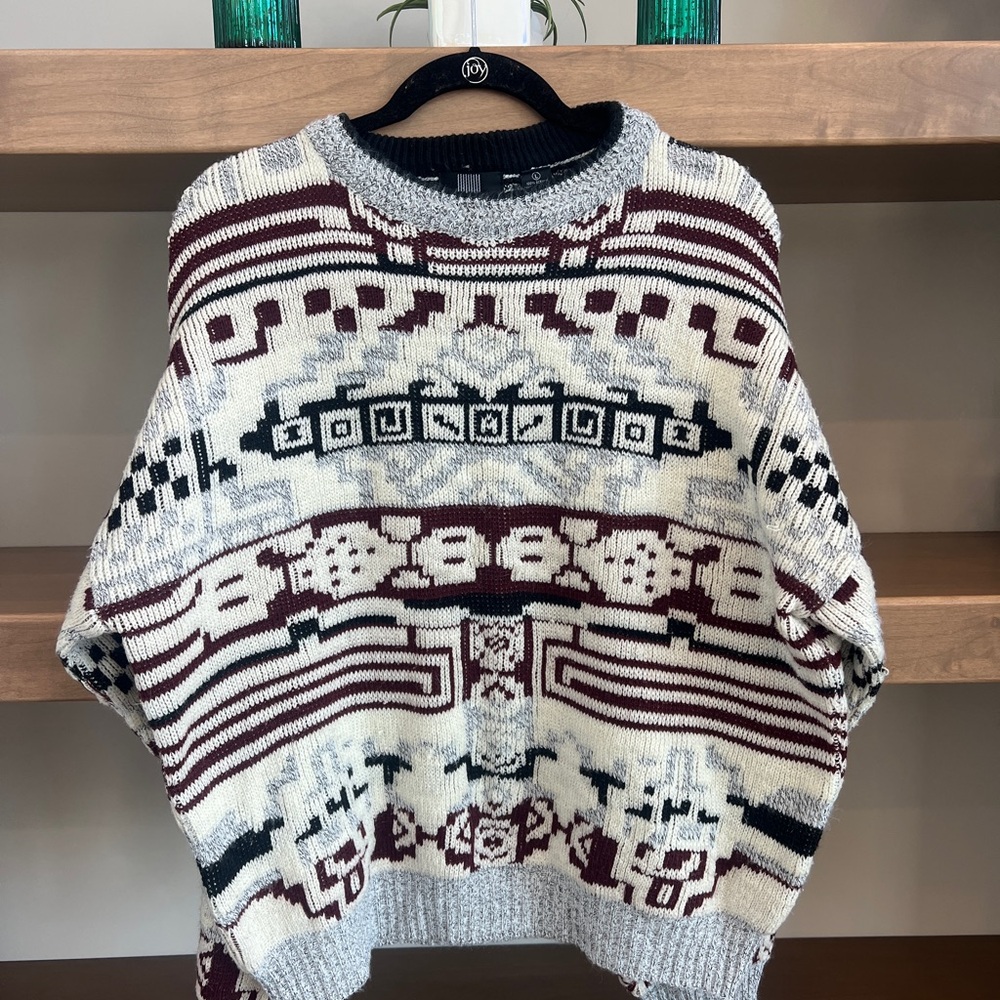 Geometric Patterned Sweater - Gray and Burgundy
